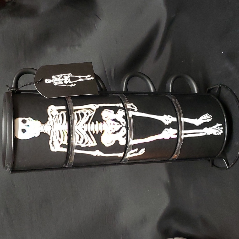 Prima Design NWT 4-piece Skeleton Stacking Mugs with Stand
